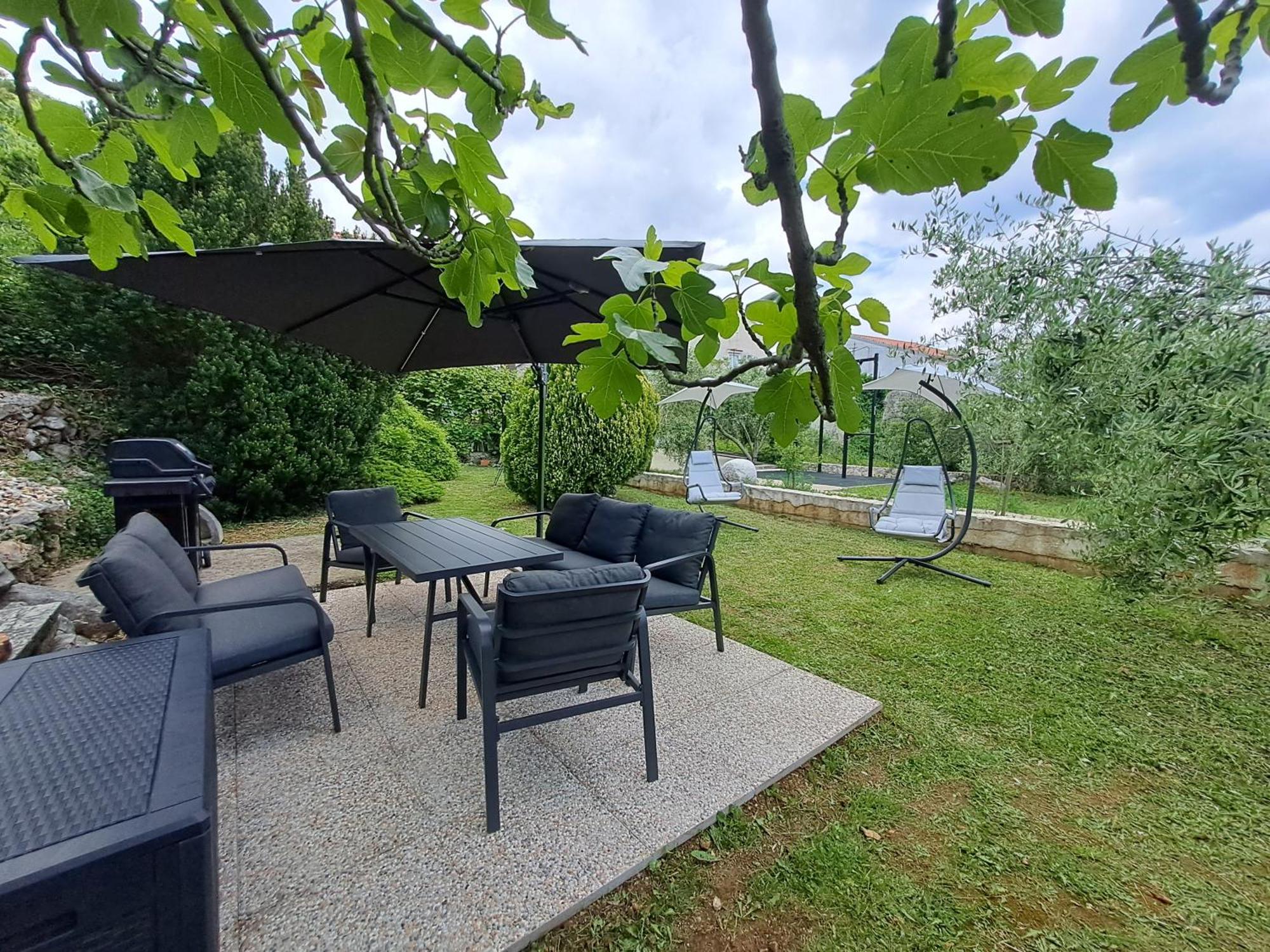 Greta Apartment Vrbnik Exterior foto
